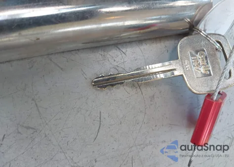 2001 Toyota Camry Le z USA, uszkodzony, nr VIN 4T1BG22K61U076312